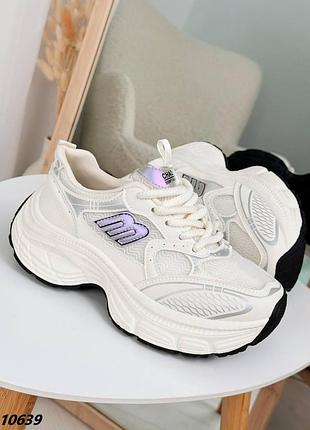 Жіночі трендові масивні кросівки на платформі