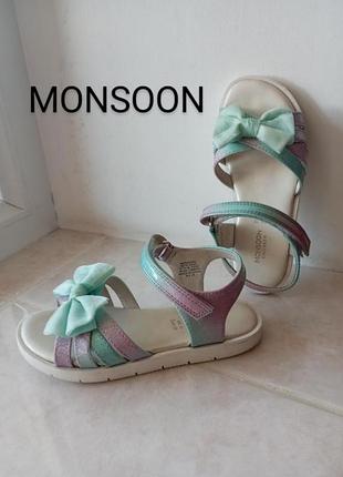 Шикарні стильні босоніжки бренду monsoon принт 🌈🌈🌈.  uk. 10.   eur.  28