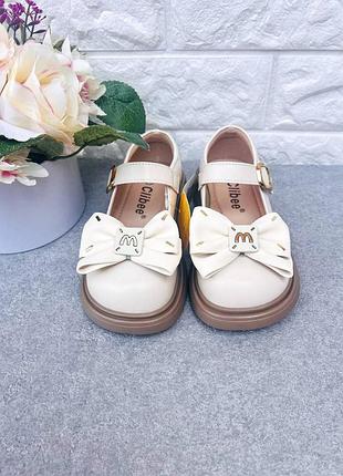 Стильные бежевые туфли 3