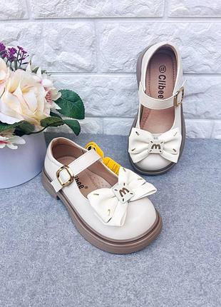 Стильные бежевые туфли 2