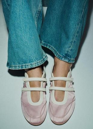 Балетки з відстрочкою та атласним ефектом zara