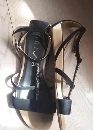 Unise (іспанія)-чудові чорні замшеві босоніжки р. 38 (24,5 см)