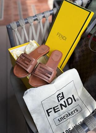 Брендові шкіряні fendi босоніжки тапочки шлепки тапочки коричневі фенди