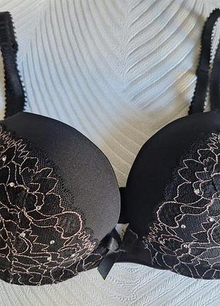 Черный бюстгальтер фирмы hunkemoller размер 34в 75в