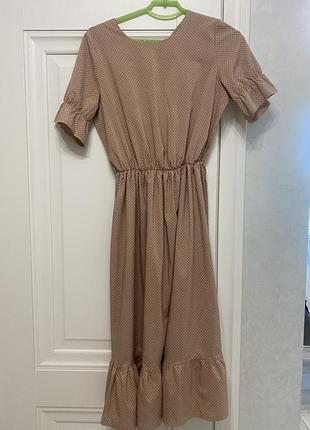 Плаття в горошок