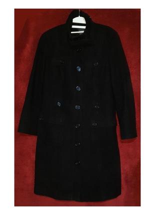 Вовняне пальто з накладними кишенями