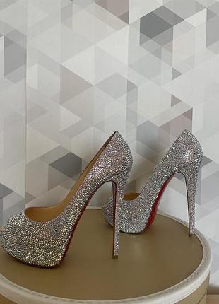 Туфлі christian louboutin 39.5