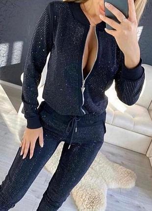 Шикарный костюм,люкс качество,в стразах, размер л, стамбул.