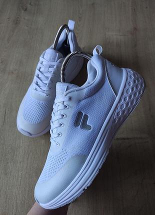 Фірмові жіночі кросівки fila,р.41.