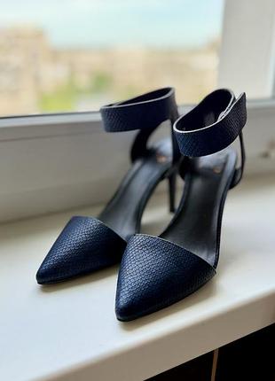 Туфлі жіночі під шкіру розмір 35 темно-сині