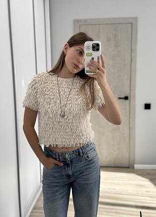 Молочний топ з пірʼям zara, топ zara