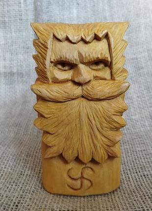 Статуетка ярило з дерева ручної роботи. різьба по дереву.