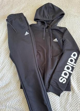 Спортивний костюм adidas