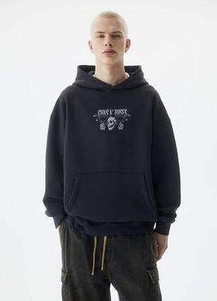 Худи pull &amp; bear с принтом guns n’ roses с черепом. 2