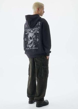 Худи pull &amp; bear с принтом guns n’ roses с черепом. 6