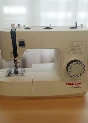 Продам швейну машинку necchi c35