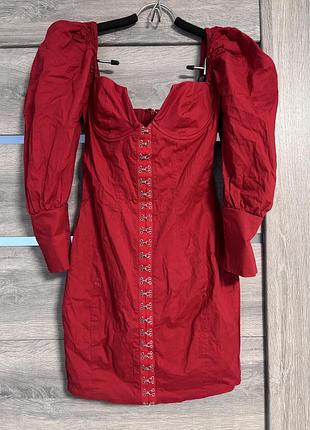 Яскрава сукня