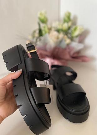 Босоніжки zara