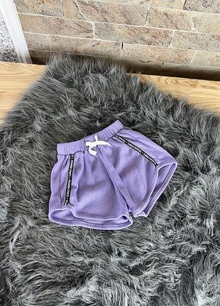 Шортики з лампасом