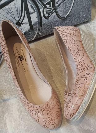 Туфлі ескадрильї на танкетці з натуральної замші