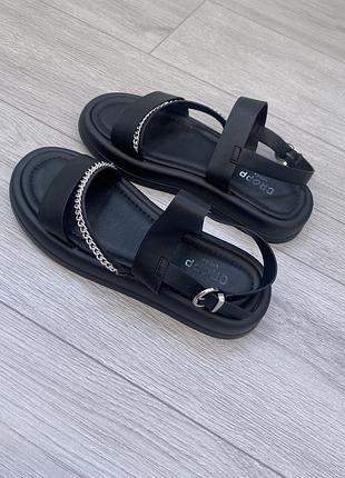 Босоніжки чорні cropp