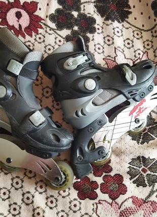 Детские раздвижные черно-серые (унисекс) ролики, размер 30-33, роликовые коньки
