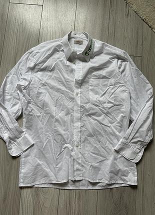 Сорочка біла класична рубашка з нашивкою 11 штук