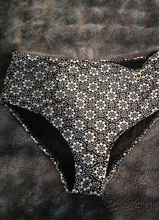Трусики низ від купальника розмір 52+54.