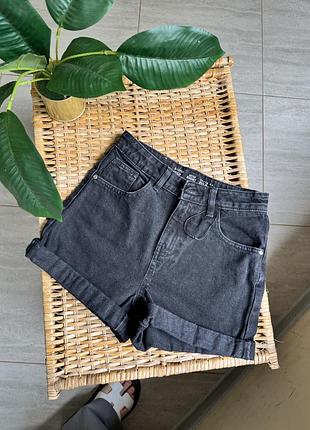 Шорти на дівчинку