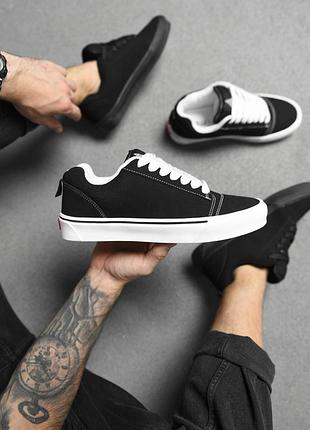 Чоловічі кросівки чорні з білим