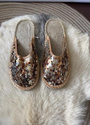 Шльопанці , капці для дому