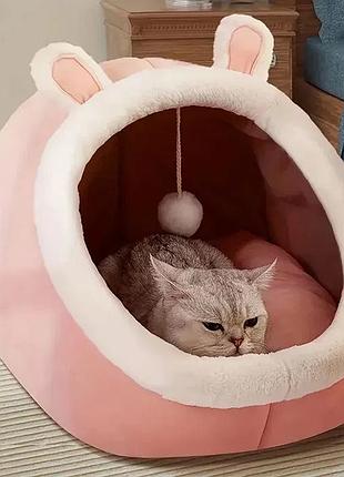 Уютная лежанка для кота с ушками.