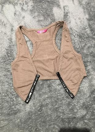 Kids-безрукавка з вставками)є багато дитячих і брендових речей