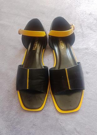 Продам женские босоножки