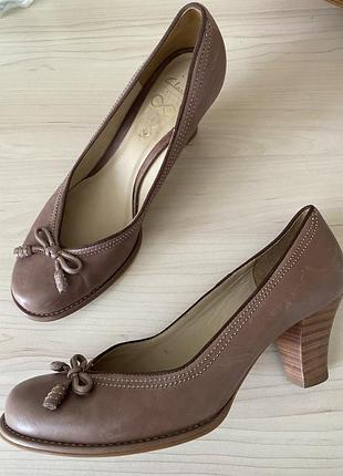Мягкие элегантные кожаные туфли clarks 7 1/2/26.5🌺