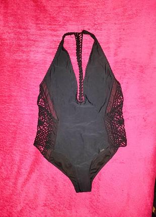 Купальник суцільний з оригінальним дизайном