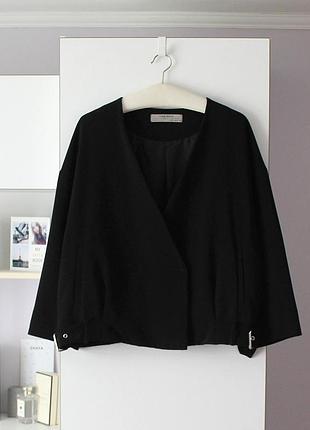 Стильный бомбер от zara