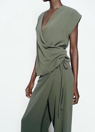 Zara | жіноча футболка-блуза з v-вирізом розмір s (підійде і на m)