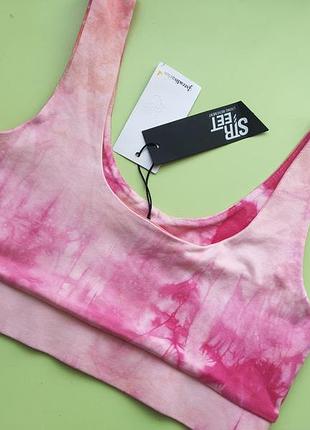 Новий топ від відомого бренду