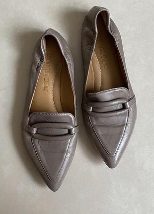 Шкіряні балетки