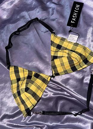 Новенький рейв топ з карабінами