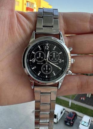 Чоловічий годинник