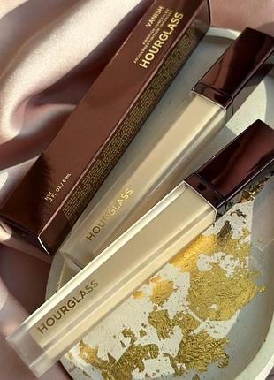 Консилер  коректор hourglass