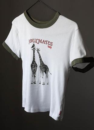 Футболка женская levi’s soulmates белая, размер s, 100% хлопок, оригинал, стильная базовая вещь для лета, с принтом жирафов