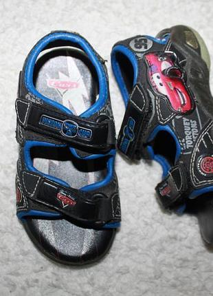 Босоножки фирмы disney 25 размера. по стельке 15.5 см.