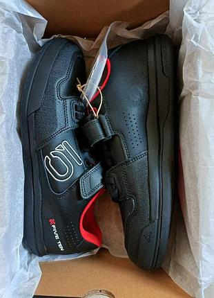 Контактные вело кроссовки adidas five ten hellcat bike. новые в коробке с этикетками оригинал. размер 40 на ногу 25см