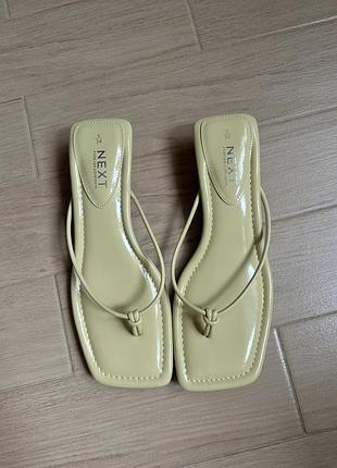 Лимонні босоніжки жіночі next на каблучку