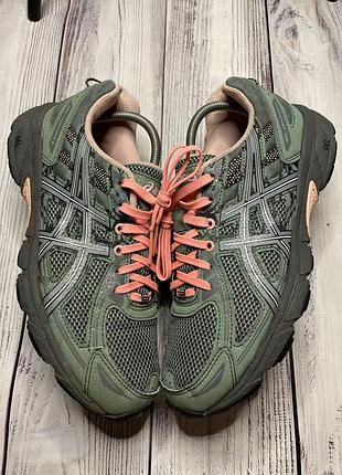 Кросівки Test day Asics Fujitrail 2022 en Barcelona