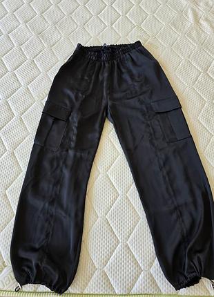 Bershka штаны карго с карманами