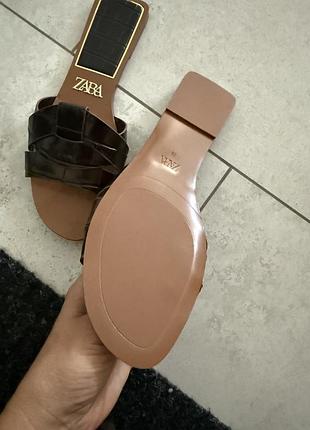 Нові шльопанці  zara 38 розмір